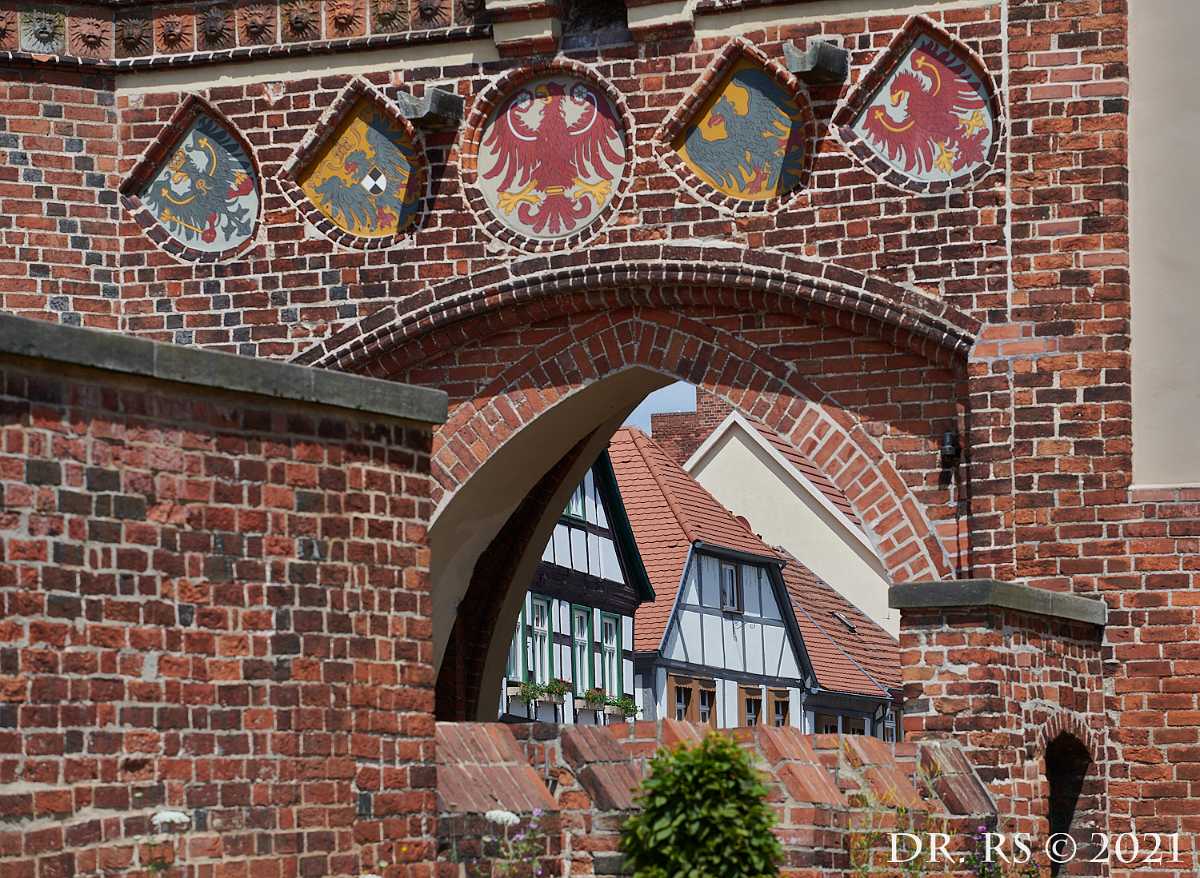 2021 DE D85 0618 J15Ww